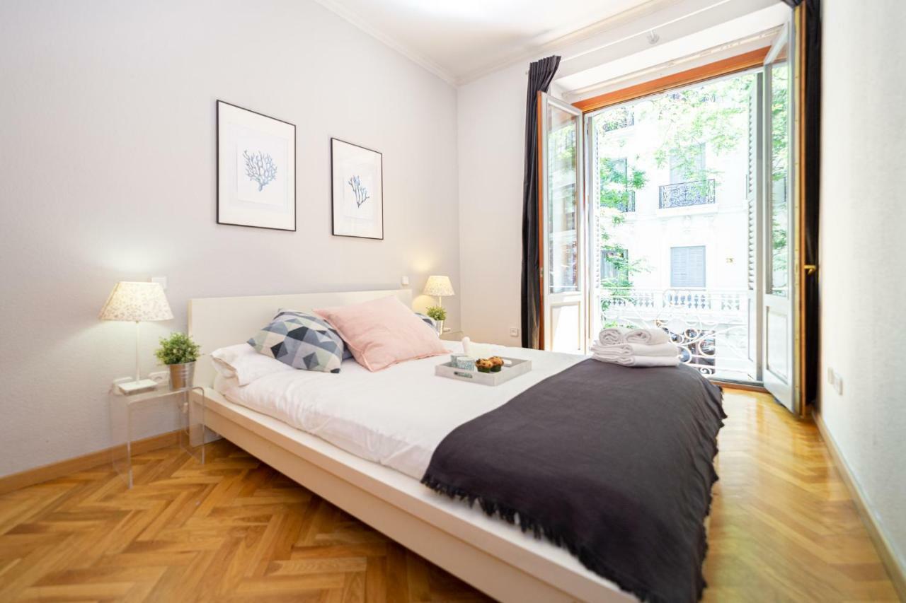Apartamentos Plaza De Espana Madrid Extérieur photo