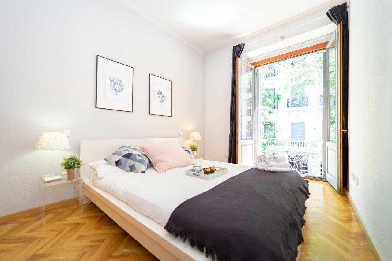 Apartamentos Plaza De Espana Madrid Extérieur photo