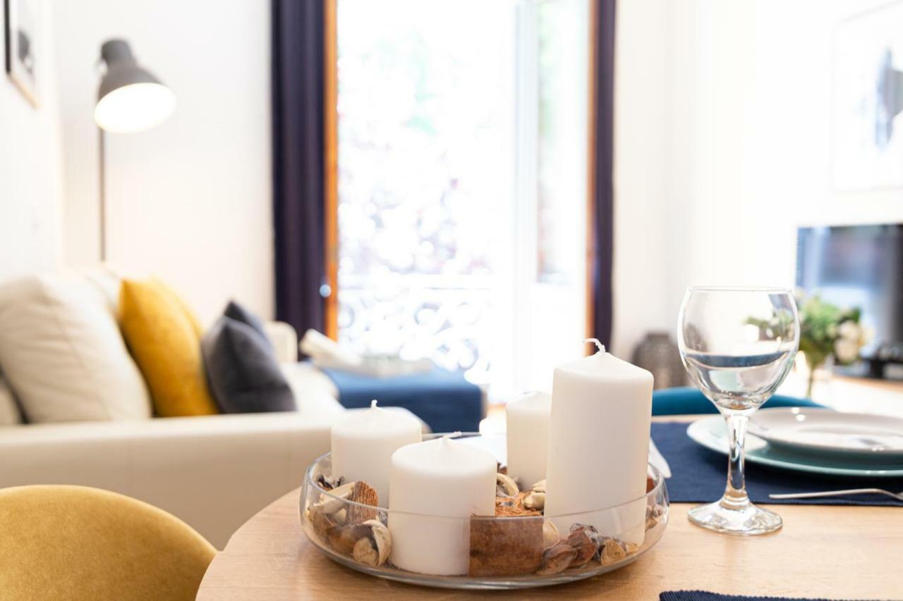 Apartamentos Plaza De Espana Madrid Extérieur photo