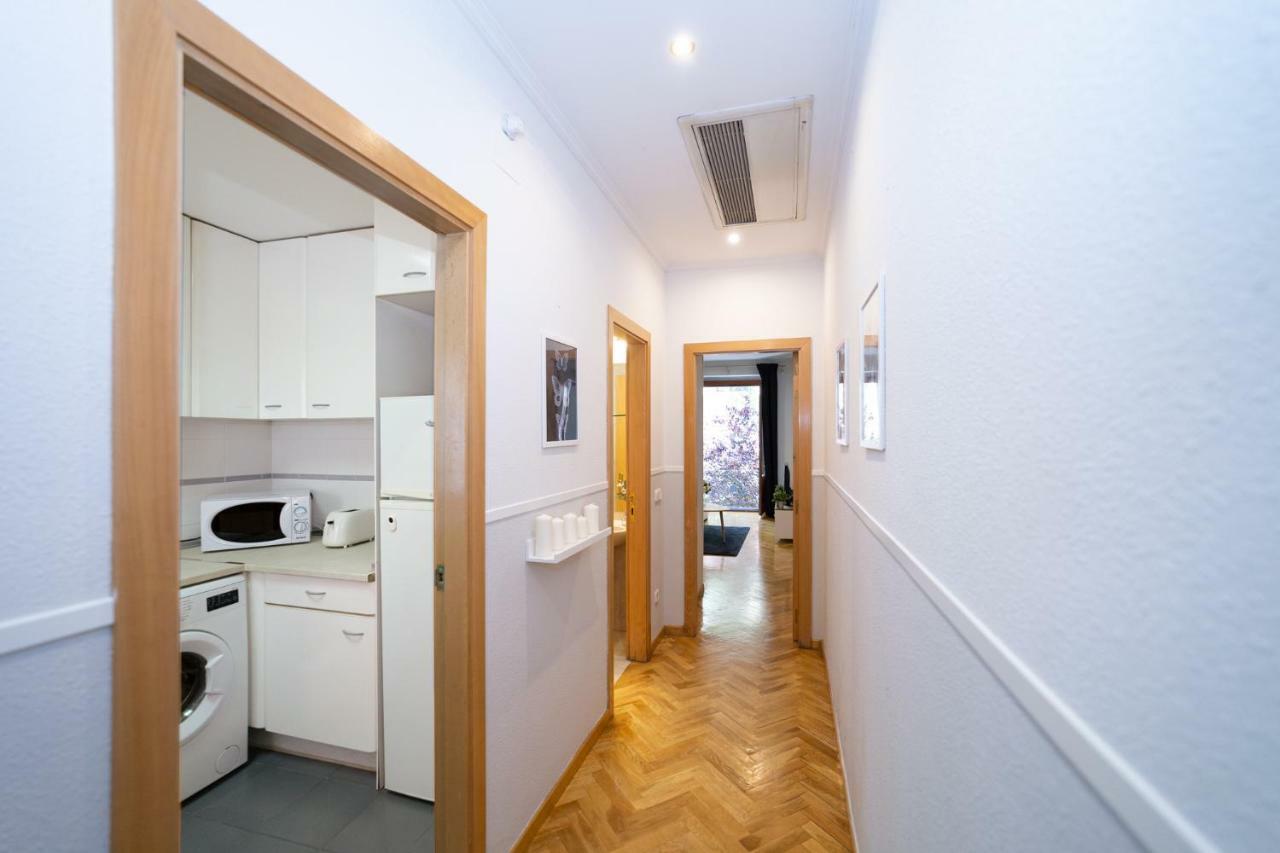 Apartamentos Plaza De Espana Madrid Extérieur photo