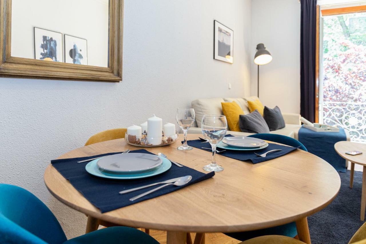 Apartamentos Plaza De Espana Madrid Extérieur photo