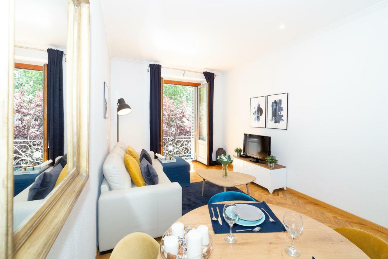 Apartamentos Plaza De Espana Madrid Extérieur photo