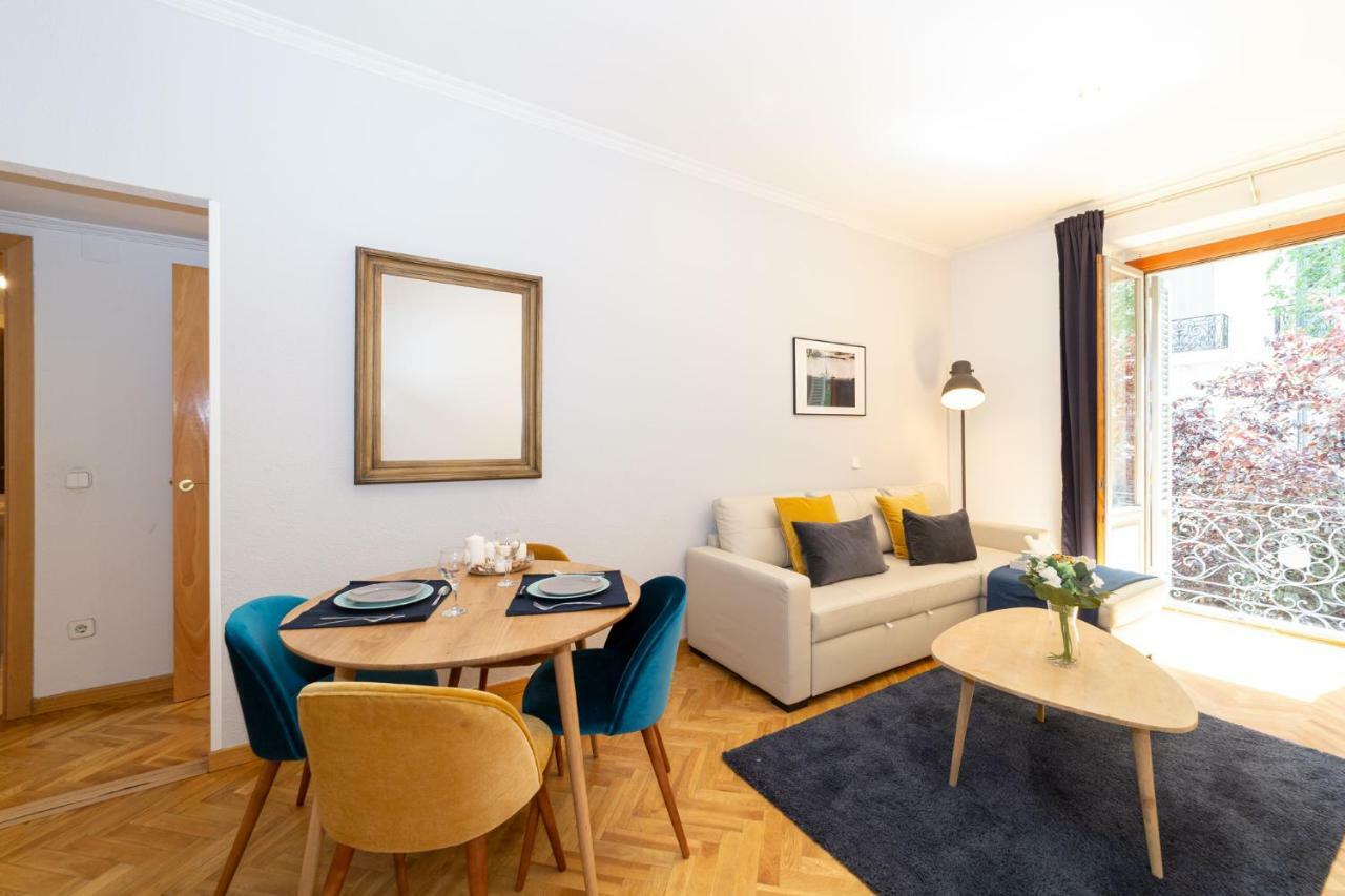 Apartamentos Plaza De Espana Madrid Extérieur photo